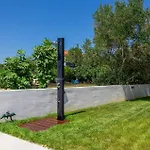 بيت للعطل 4 Bedroom Cozy In