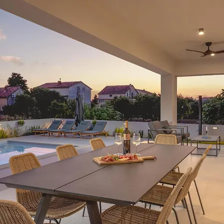 Lovely In With Outdoor Swimming Pool *
