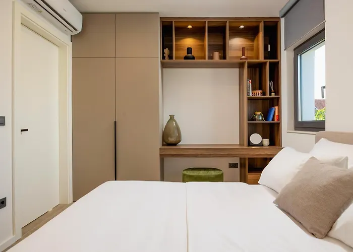 4 Bedroom Cozy In Sukošan