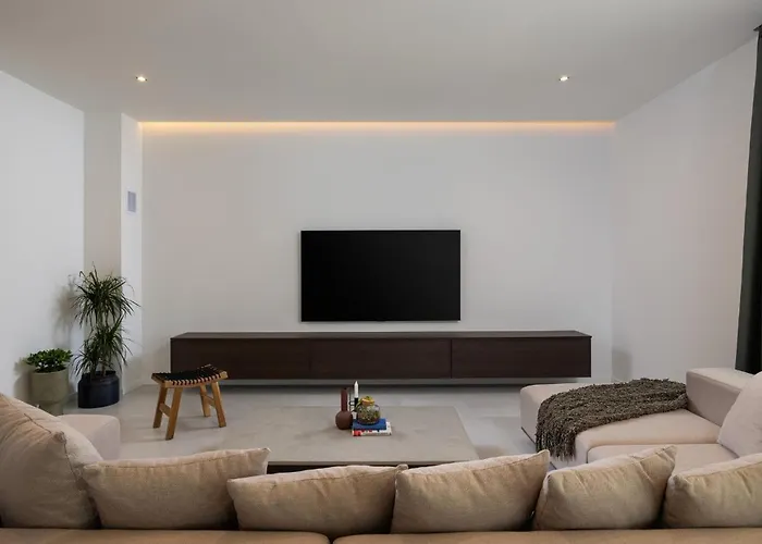 4 Bedroom Cozy In Sukošan