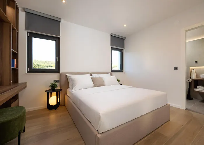 펜션 4 Bedroom Cozy In